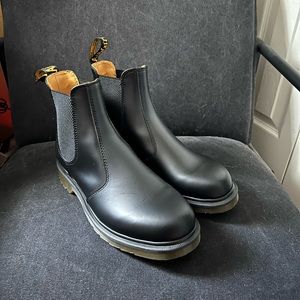 Doc Martens 2976 Black Smooth Leather Chelsea Boots